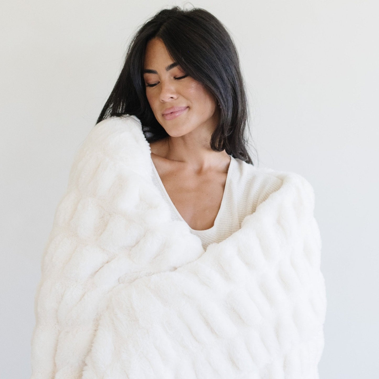 SereneWeave™ Faux-Fur Throw & Blanket